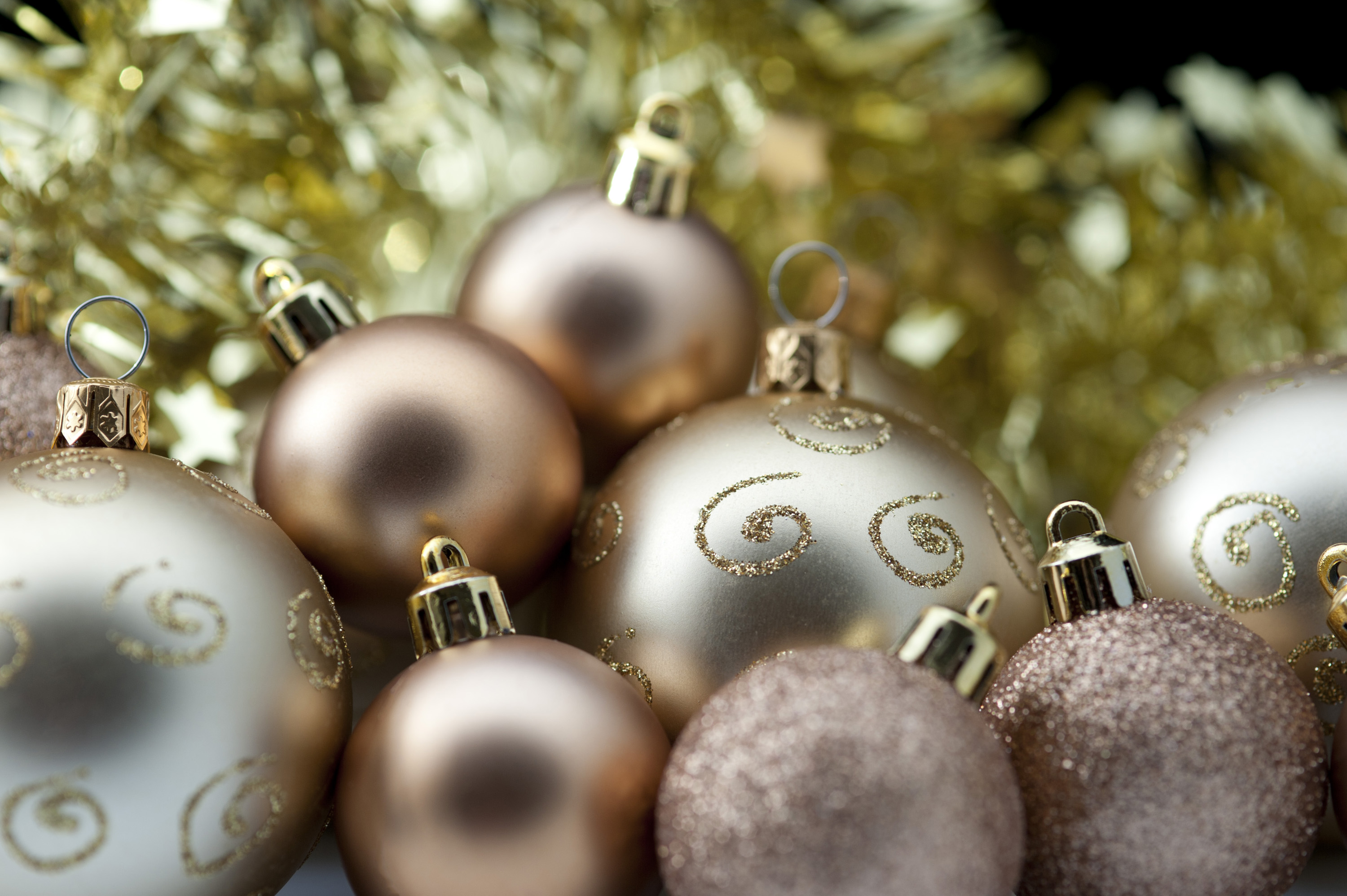 Photo of Golden Christmas baubles Free christmas images