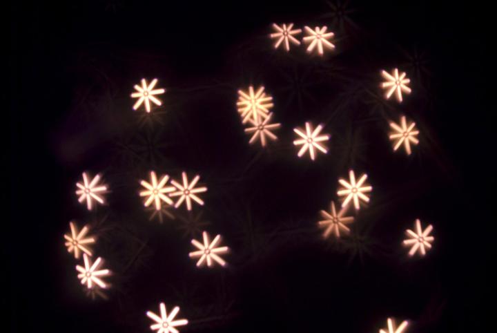 starburst shapes in lens bokeh